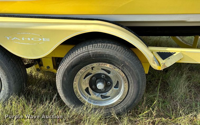 image for item OG9289 2006 Tahoe TQ60  boat