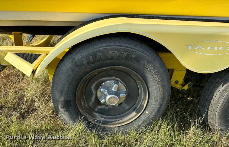 image for item OG9289 2006 Tahoe TQ60  boat