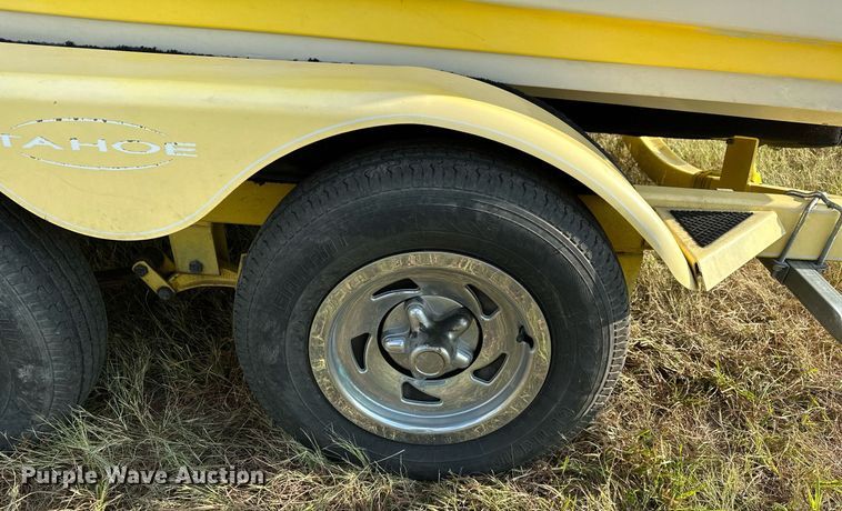 image for item OG9289 2006 Tahoe TQ60  boat