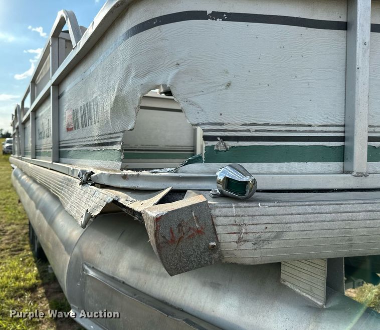 image for item OG9290 2001 Beachcomber  pontoon boat