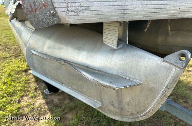 image for item OG9290 2001 Beachcomber  pontoon boat