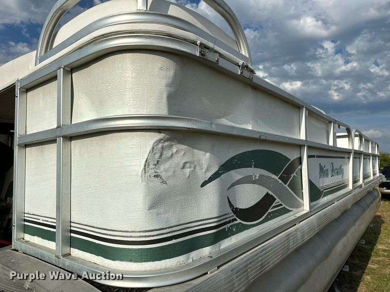 image for item OG9290 2001 Beachcomber  pontoon boat