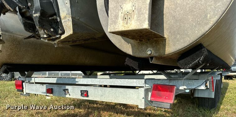 image for item OG9290 2001 Beachcomber  pontoon boat