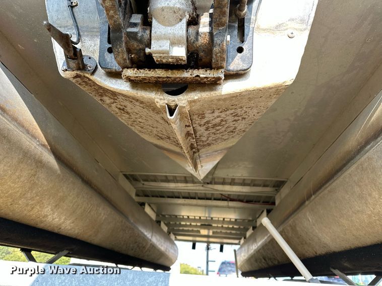 image for item OG9290 2001 Beachcomber  pontoon boat