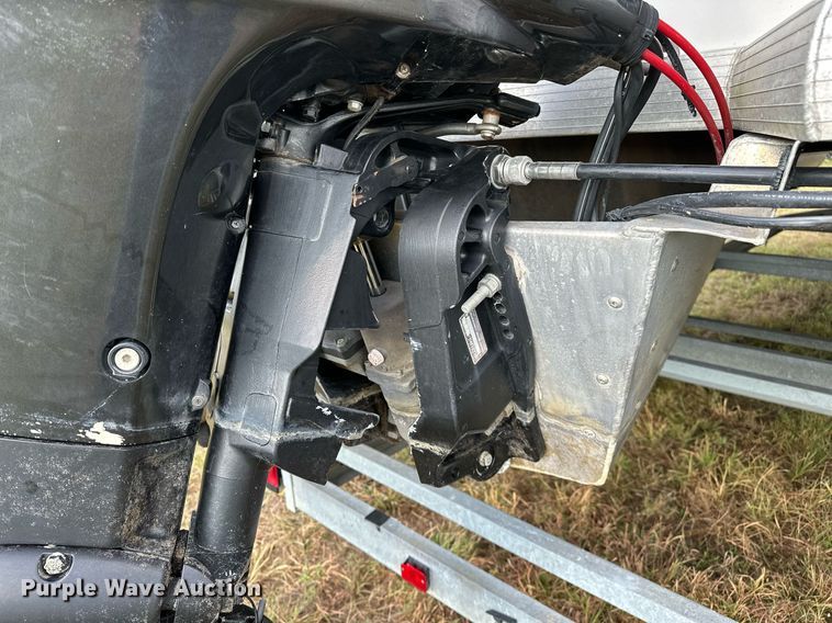 image for item OG9290 2001 Beachcomber  pontoon boat