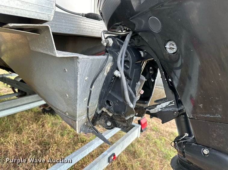 image for item OG9290 2001 Beachcomber  pontoon boat