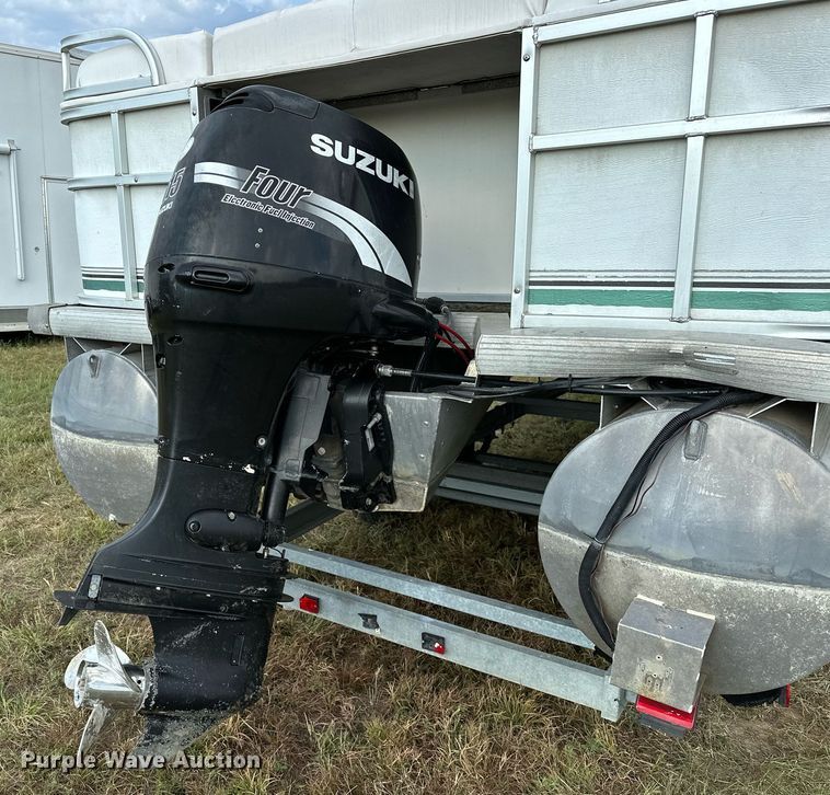 image for item OG9290 2001 Beachcomber  pontoon boat