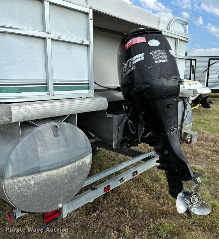 image for item OG9290 2001 Beachcomber  pontoon boat