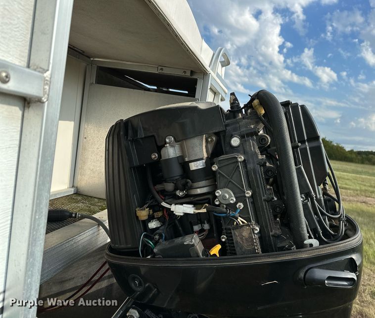 image for item OG9290 2001 Beachcomber  pontoon boat