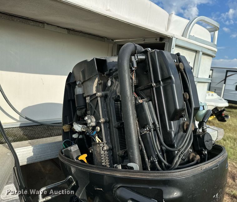 image for item OG9290 2001 Beachcomber  pontoon boat