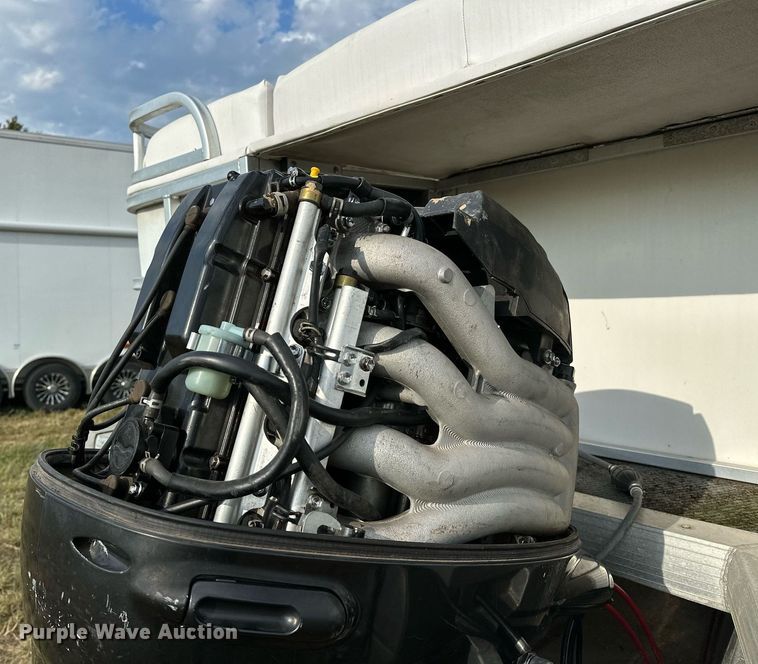 image for item OG9290 2001 Beachcomber  pontoon boat