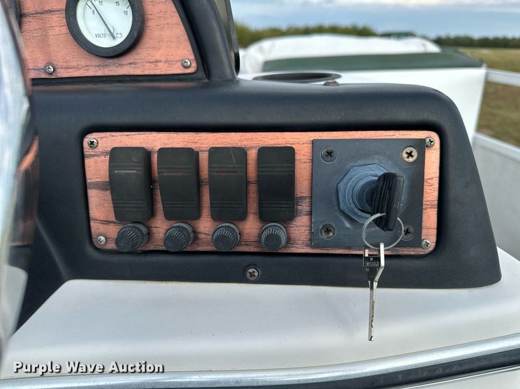 image for item OG9290 2001 Beachcomber  pontoon boat