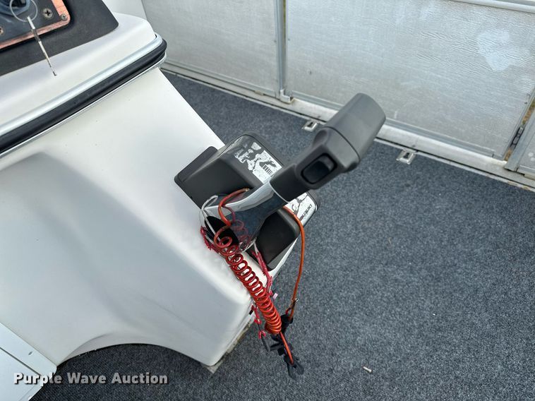 image for item OG9290 2001 Beachcomber  pontoon boat