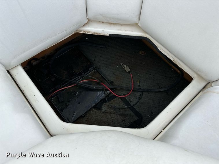 image for item OG9290 2001 Beachcomber  pontoon boat