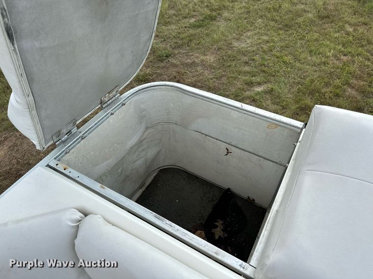 image for item OG9290 2001 Beachcomber  pontoon boat