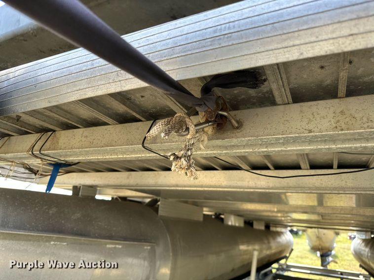 image for item OG9290 2001 Beachcomber  pontoon boat