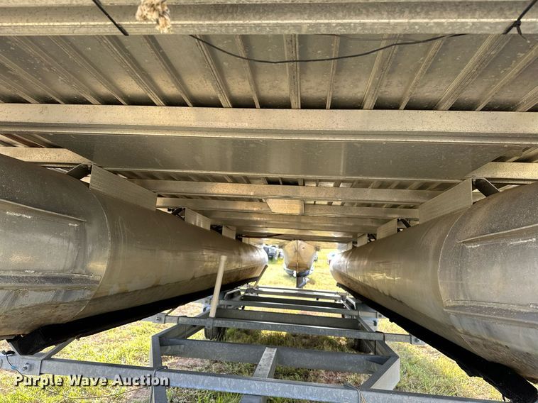 image for item OG9290 2001 Beachcomber  pontoon boat