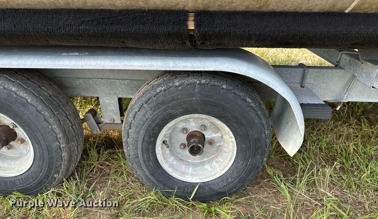 image for item OG9290 2001 Beachcomber  pontoon boat