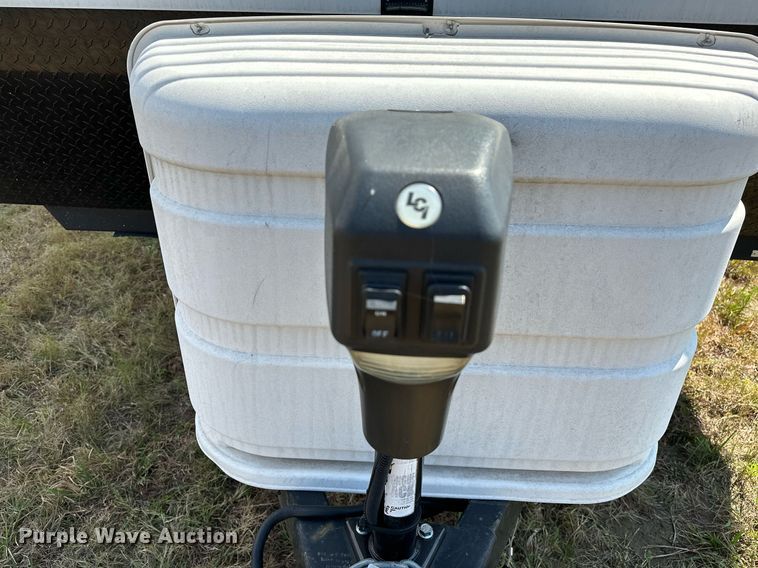 image for item OG9294 2017 Evergreen Nomad Classic 308BH  camper