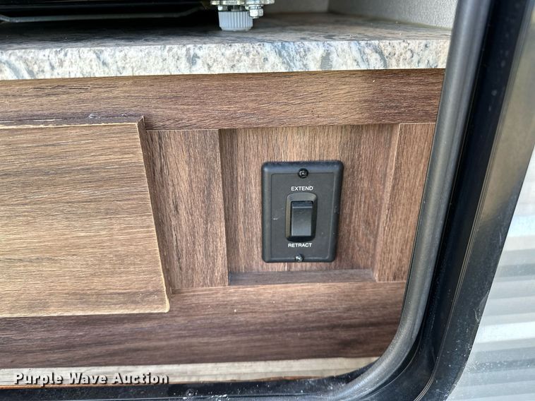 image for item OG9294 2017 Evergreen Nomad Classic 308BH  camper