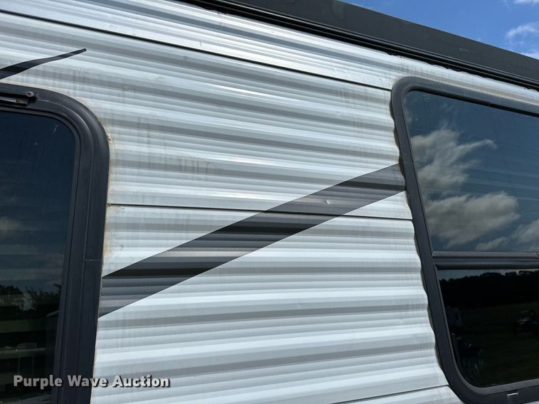 image for item OG9294 2017 Evergreen Nomad Classic 308BH  camper