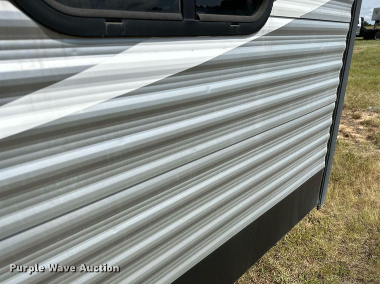 image for item OG9294 2017 Evergreen Nomad Classic 308BH  camper