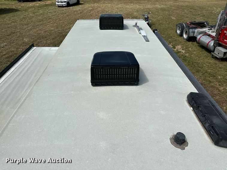 image for item OG9294 2017 Evergreen Nomad Classic 308BH  camper