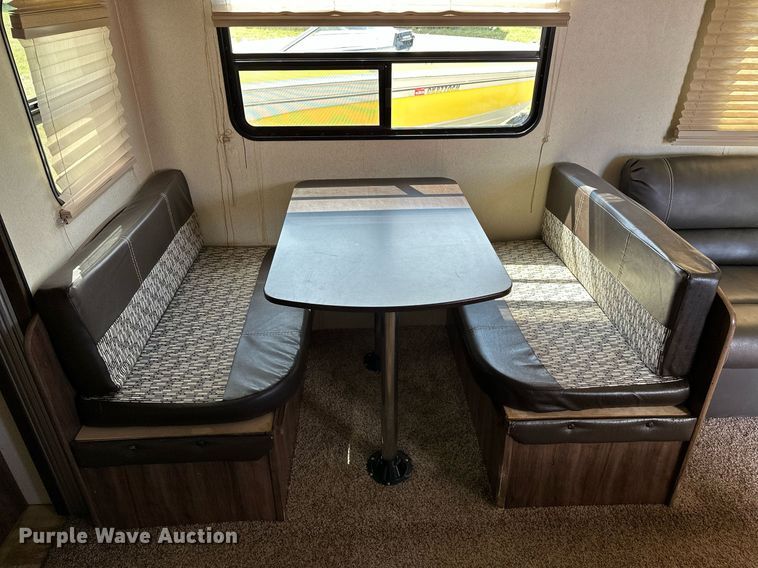 image for item OG9294 2017 Evergreen Nomad Classic 308BH  camper