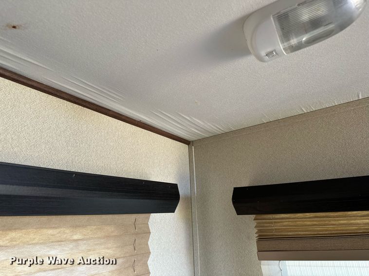 image for item OG9294 2017 Evergreen Nomad Classic 308BH  camper