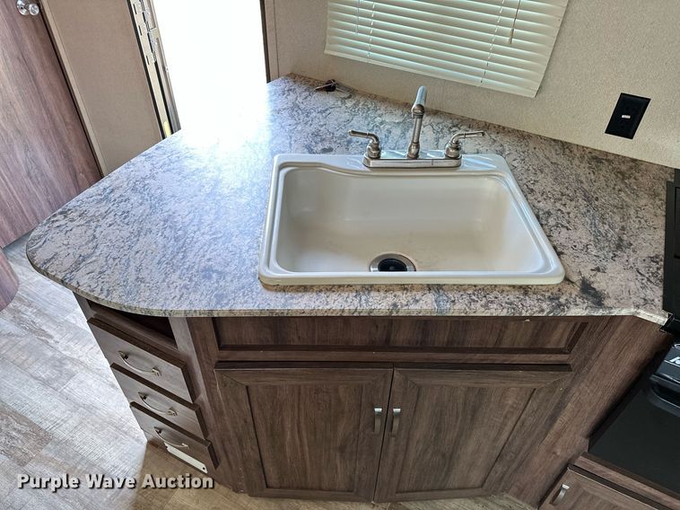 image for item OG9294 2017 Evergreen Nomad Classic 308BH  camper