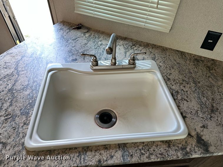 image for item OG9294 2017 Evergreen Nomad Classic 308BH  camper