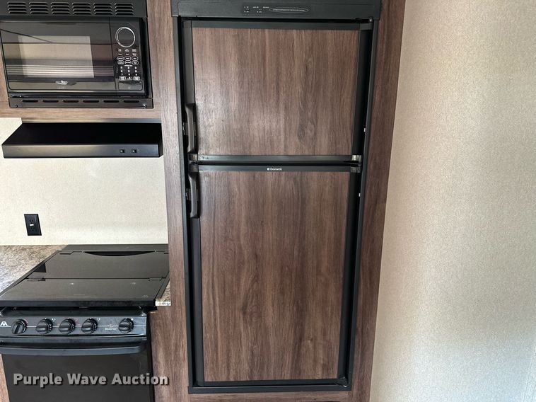 image for item OG9294 2017 Evergreen Nomad Classic 308BH  camper