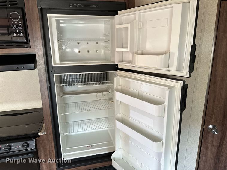 image for item OG9294 2017 Evergreen Nomad Classic 308BH  camper