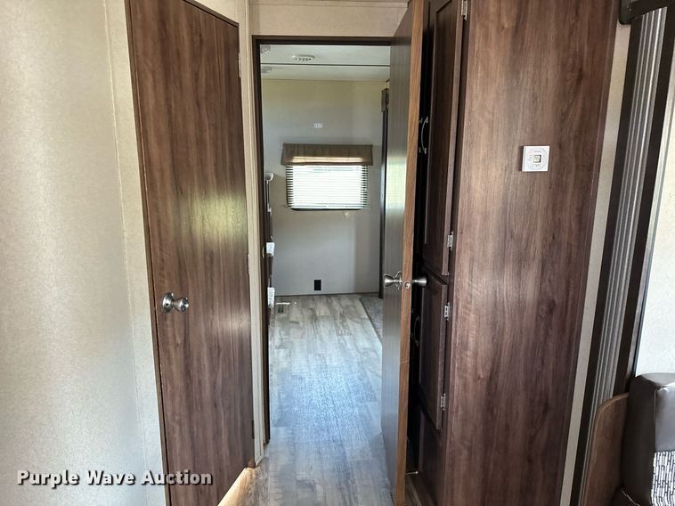 image for item OG9294 2017 Evergreen Nomad Classic 308BH  camper