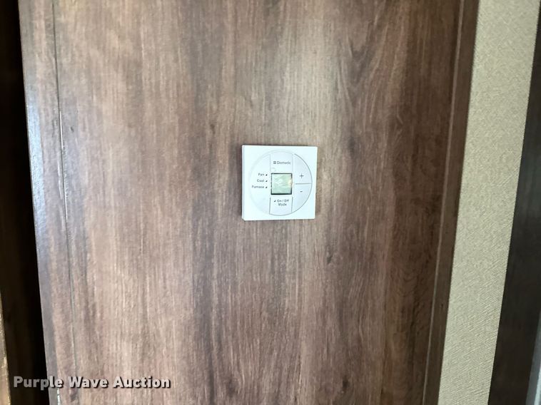 image for item OG9294 2017 Evergreen Nomad Classic 308BH  camper