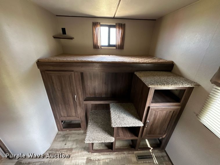 image for item OG9294 2017 Evergreen Nomad Classic 308BH  camper