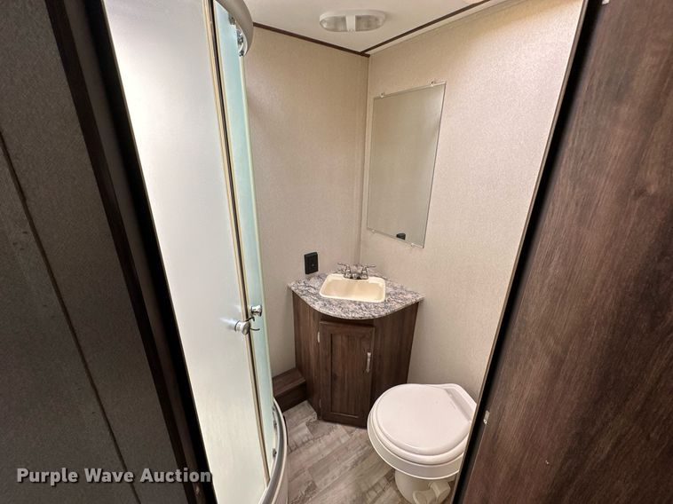 image for item OG9294 2017 Evergreen Nomad Classic 308BH  camper