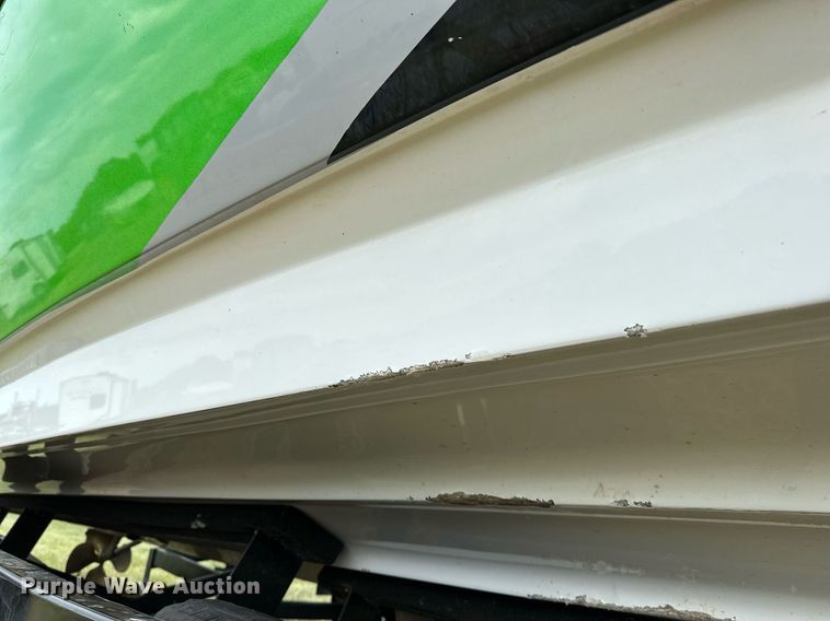 image for item OG9295 2020 Sanger V237  boat