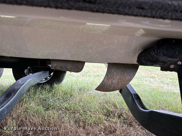 image for item OG9295 2020 Sanger V237  boat