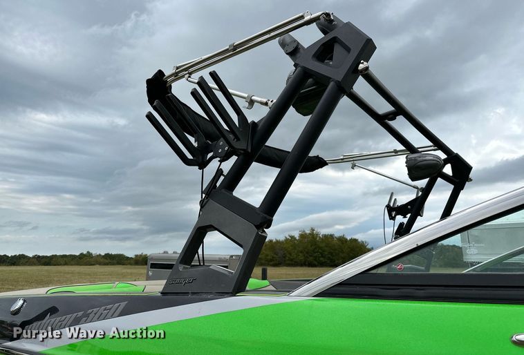 image for item OG9295 2020 Sanger V237  boat