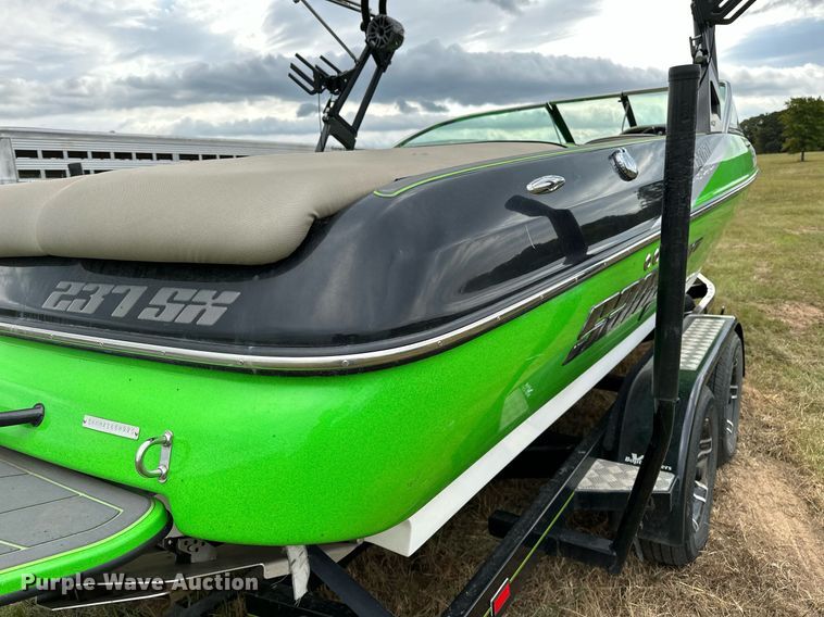 image for item OG9295 2020 Sanger V237  boat