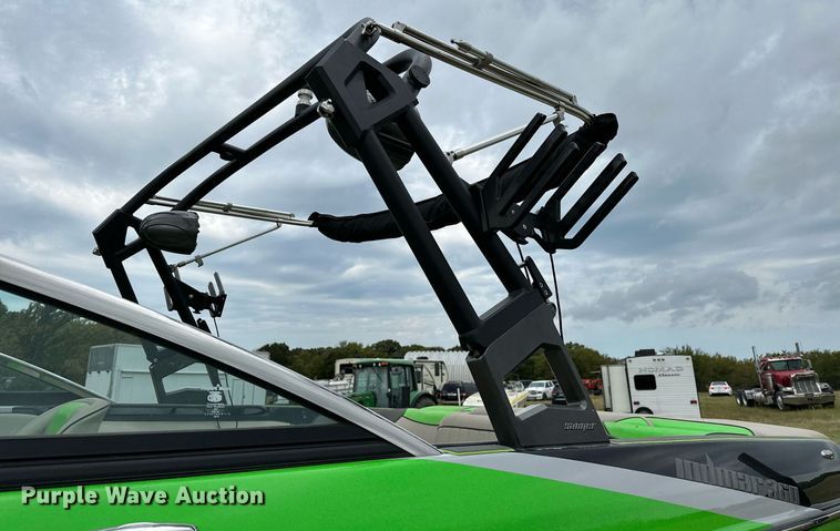 image for item OG9295 2020 Sanger V237  boat