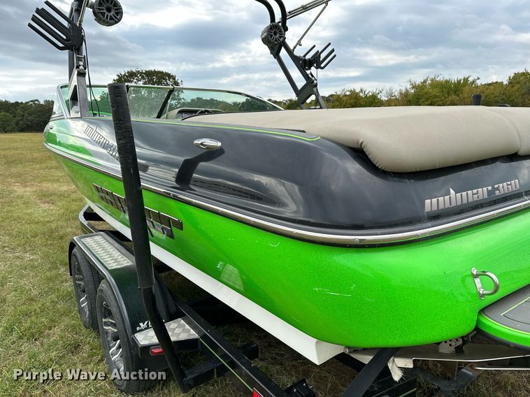 image for item OG9295 2020 Sanger V237  boat