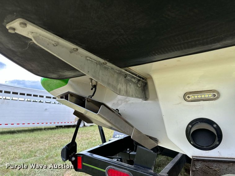 image for item OG9295 2020 Sanger V237  boat