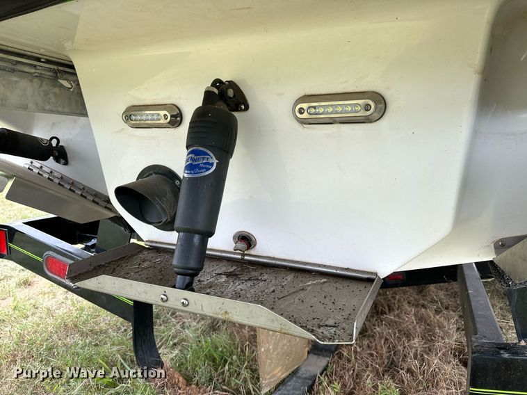 image for item OG9295 2020 Sanger V237  boat