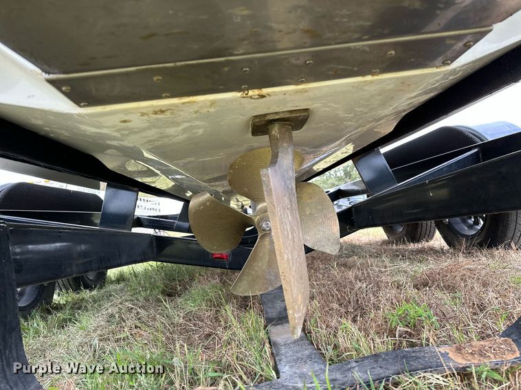 image for item OG9295 2020 Sanger V237  boat