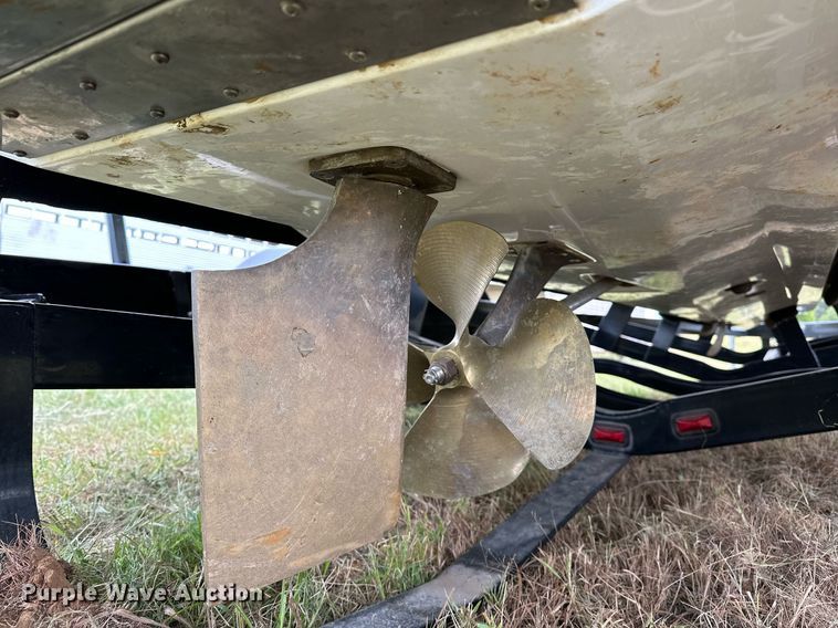 image for item OG9295 2020 Sanger V237  boat