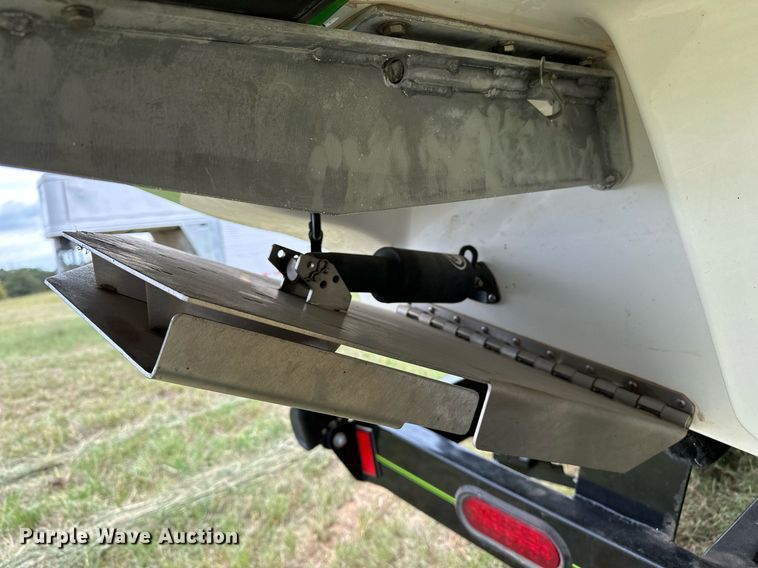 image for item OG9295 2020 Sanger V237  boat