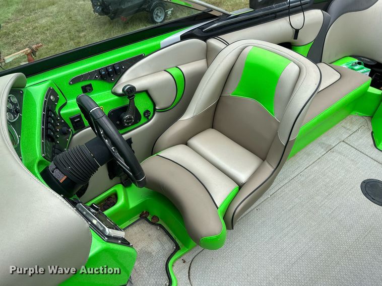 image for item OG9295 2020 Sanger V237  boat