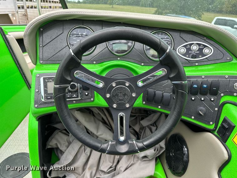 image for item OG9295 2020 Sanger V237  boat